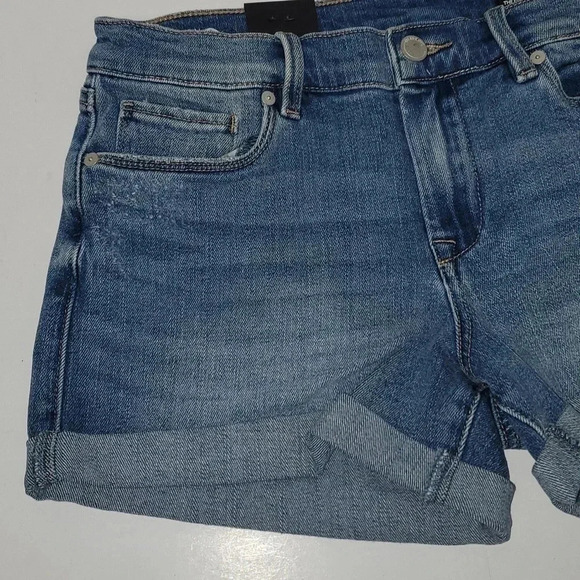 BLANK NYC Non-Distressed Roll Up "The Fulton" Jean Shorts NWT - Picture 3 of 8